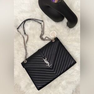 SAINT LAURENT LARGE CASSANDRA ENVELOPE BAG